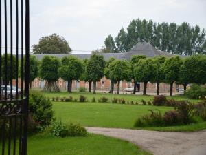 Maisons de vacances Holiday home in a historic building near Montreuil : photos des chambres