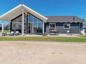 10 person holiday home in Hasselberg
