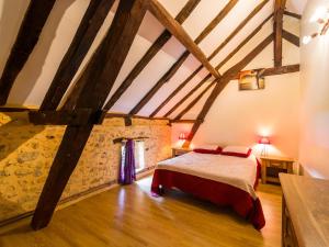 Maisons de vacances Holiday Home in Blanquefort with Private Pool : photos des chambres