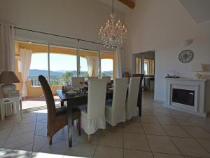 Villas Beautiful Villa in Vidauban with seasonal Pool : photos des chambres