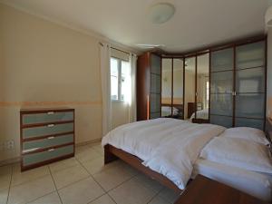 Villas Beautiful Villa in Vidauban with seasonal Pool : photos des chambres