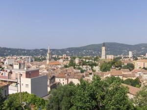 Villas Beautiful Villa in Vidauban with seasonal Pool : photos des chambres