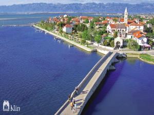 Modern villa in Nin by the sea
