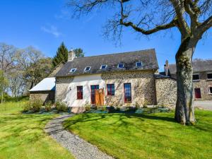 House with stunning views across the meadows