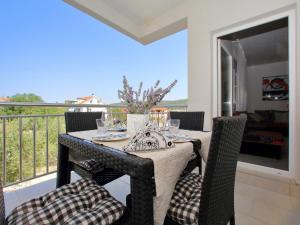 Tranquil Apartment in Bibinje with Garden