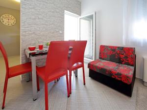 Tranquil Apartment in Bibinje with Garden