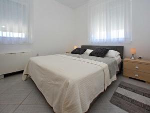 Tranquil Apartment in Bibinje with Garden