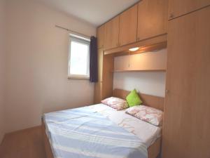 Modern Apartment in Banjole with Pool