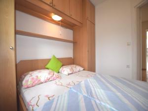 Modern Apartment in Banjole with Pool