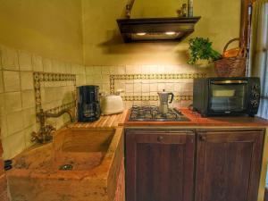 Expensive Villa with Tennis Court in Sinalunga