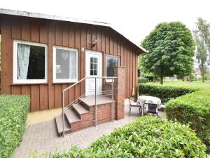 Quaint Bungalow near Insel Poel with Garden
