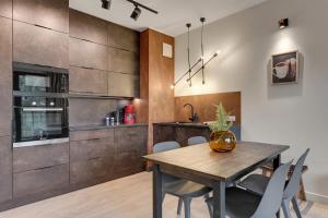 Forest Rivus Apartment with Parking by Lion Apartments