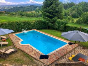 Countryside Villa in Amandola with Swimming Pool