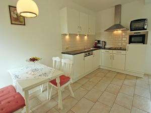 Lovely Farmhouse in Wijlre with Forest nearby