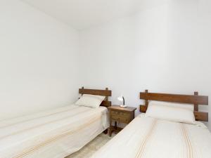 Small building with 4 apartments close to the beach