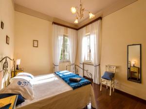 Air-conditioned flat with pool and wellness area