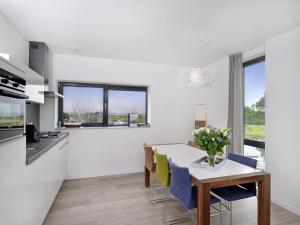 Contemporary Apartment in Kamperland near Lake