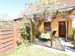 Cozy Apartment in Rerik with Sea Near