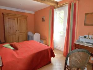 Maisons de vacances Holiday Home in Le Mesnil-Boeufs with Garden : photos des chambres