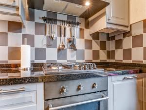Cosy apartment in Sint Maartensbrug near the beaches