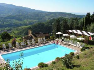 Serene farmhouse in Dicomano with swimming pool