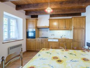 Maisons de vacances Spacious Holiday Home in Saint-Nexans with Terrace : photos des chambres