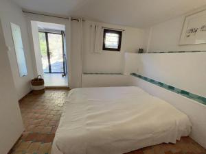 Villa in Tourtour with Swimming Pool