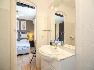 Villas Villa in Escales with Private Pool : photos des chambres