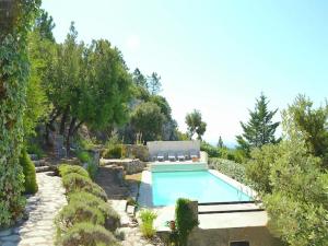 Villas Villa in Tourtour with Heated Pool : photos des chambres