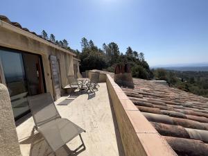 Villas Villa in Tourtour with Heated Pool : photos des chambres