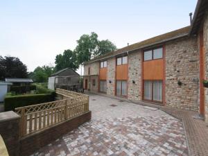 Spacious Stay with Terrace