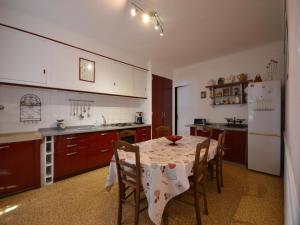 Maisons de vacances Holiday Home in Pertuis with Pool and Views : photos des chambres