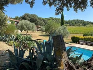 Maisons de vacances Holiday Home in Pertuis with Pool and Views : photos des chambres