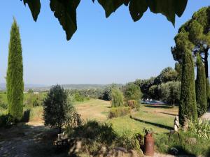 Maisons de vacances Holiday Home in Pertuis with Pool and Views : photos des chambres