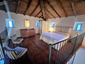 Flat with heated hot tub and shared pool