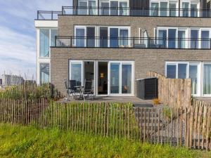 Unique apartment, located on the Oosterschelde and marina of Sint Annaland