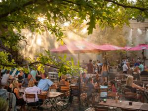 Holiday House in Szczecin at the lake with parking space for 4 persons