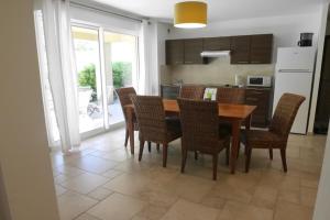 Appartements Apartment in Montauroux with Pool & Forest Views : photos des chambres