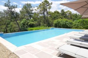 Appartements Apartment in Montauroux with Pool & Forest Views : photos des chambres