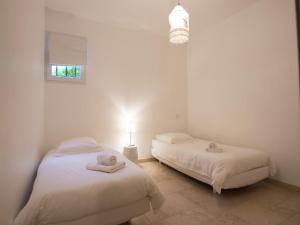 Appartements Apartment in Montauroux with Pool & Forest Views : photos des chambres