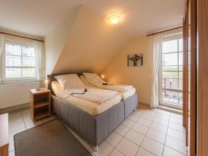 Apartment in Friedrichskoog-Spitze with parking space