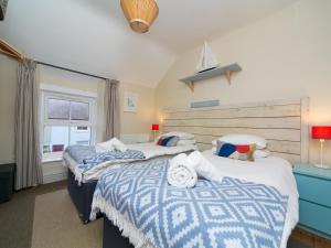 Cottage close To Coastal Path & Puffin Island Pass the Keys