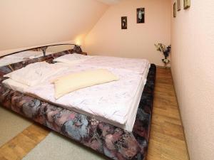 Apartment in Luckaitztal-Gossda with parking space