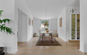 4 Bedroom Lovely Home In Dronningmølle