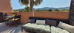 Appartements T2 Port de Porto Vecchio 4 pers vue Montagne : photos des chambres