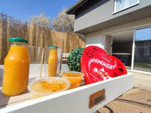 Maisons de vacances Gite Ange ou Demon, jacuzzi, sauna, love room, location a la journee : photos des chambres
