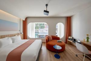 The Urban Resort City Center by Circadian