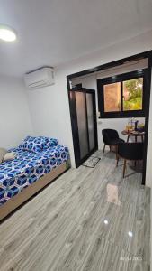 Jolie Joes Standard Room with Private Bathroom