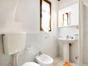 Farmhouse in Casoli near Ski Slopes