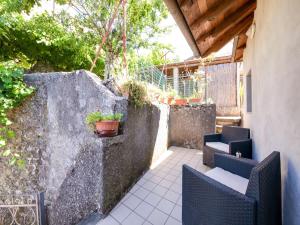 Farmhouse in Casoli near Ski Slopes